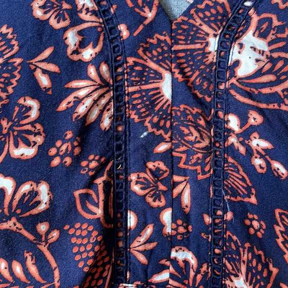 Flounce sleeve blouse - Picture 6 of 8